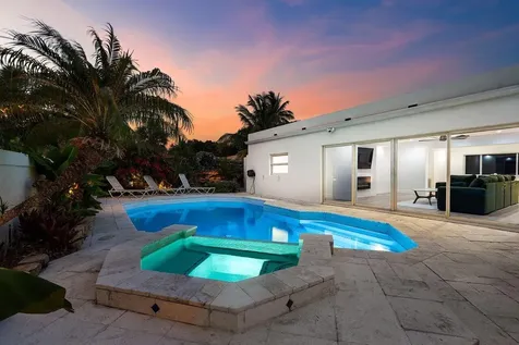 2611 Ne 49 Street Lighthouse Point FL 33064