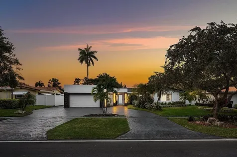 2611 Ne 49 Street Lighthouse Point FL 33064