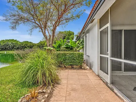 18458 Via Di Sorrento Boca Raton FL 33496