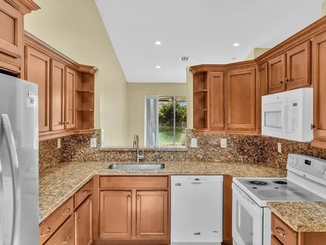 18458 Via Di Sorrento Boca Raton FL 33496