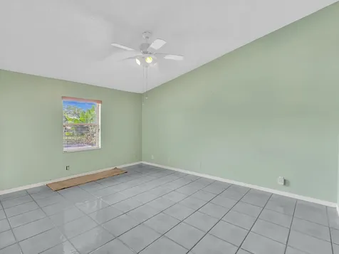 18458 Via Di Sorrento Boca Raton FL 33496