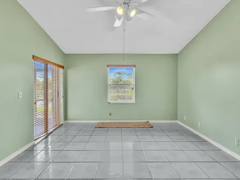 18458 Via Di Sorrento Boca Raton FL 33496