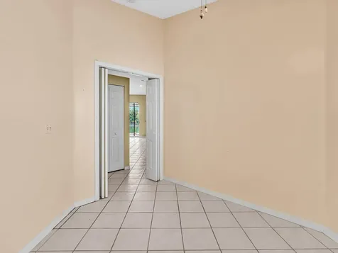 18458 Via Di Sorrento Boca Raton FL 33496