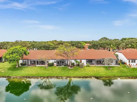 18458 Via Di Sorrento Boca Raton FL 33496