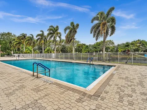 18458 Via Di Sorrento Boca Raton FL 33496