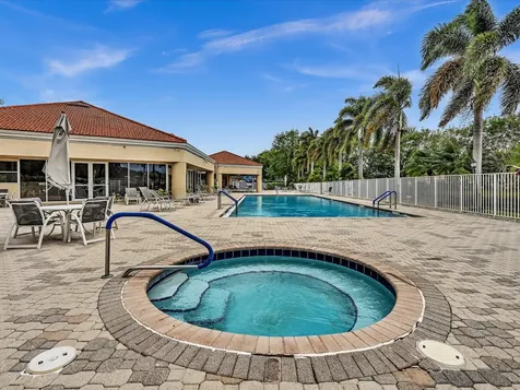 18458 Via Di Sorrento Boca Raton FL 33496