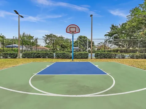 18458 Via Di Sorrento Boca Raton FL 33496