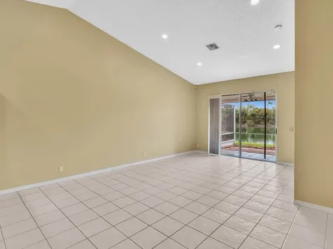18458 Via Di Sorrento Boca Raton FL 33496