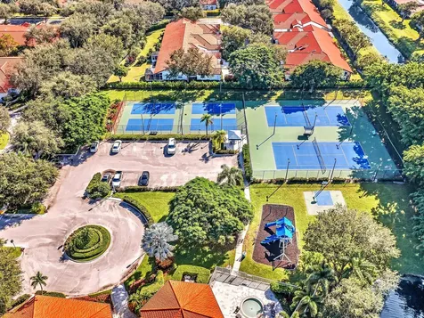 18458 Via Di Sorrento Boca Raton FL 33496