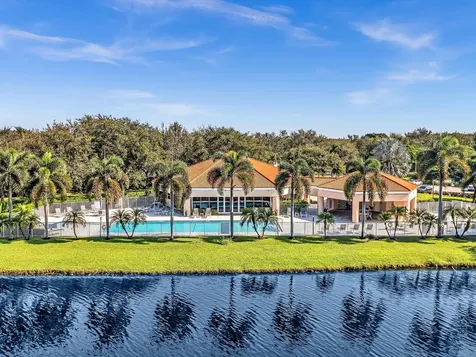 18458 Via Di Sorrento Boca Raton FL 33496