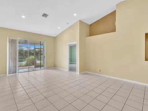 18458 Via Di Sorrento Boca Raton FL 33496