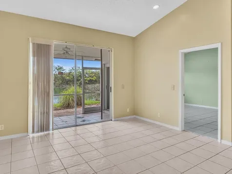 18458 Via Di Sorrento Boca Raton FL 33496