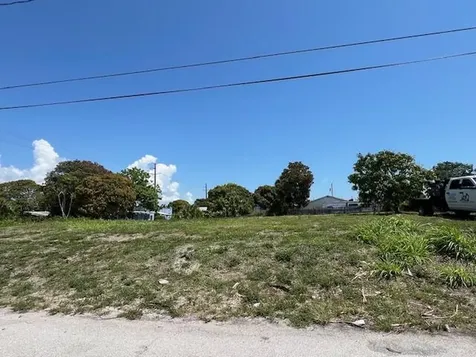 172 W 16th Street Riviera Beach FL 33404