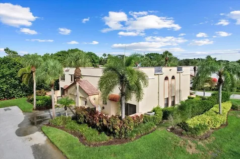 41 Uno Lago Drive Juno Beach FL 33408