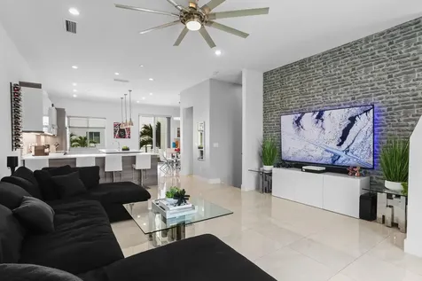 4021 Nw 18th Way Boca Raton FL 33431