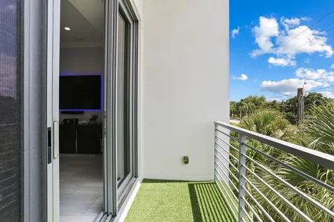 4021 Nw 18th Way Boca Raton FL 33431