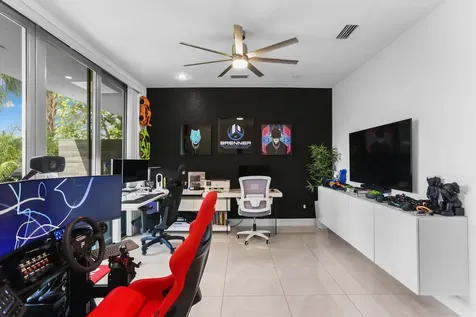 4021 Nw 18th Way Boca Raton FL 33431