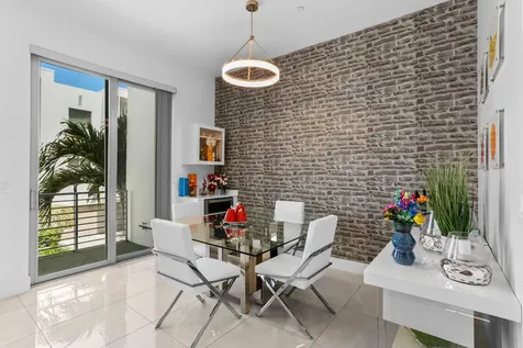 4021 Nw 18th Way Boca Raton FL 33431