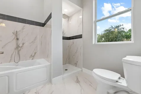 660 Ne Moss Rose Place Port Saint Lucie FL 34983