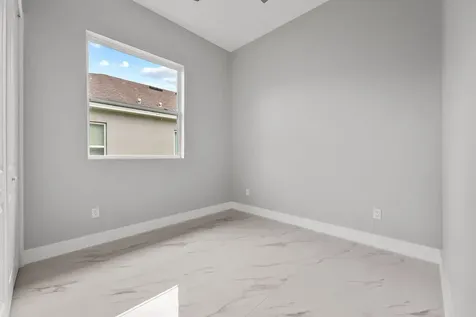 660 Ne Moss Rose Place Port Saint Lucie FL 34983