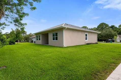 660 Ne Moss Rose Place Port Saint Lucie FL 34983