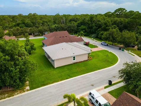 660 Ne Moss Rose Place Port Saint Lucie FL 34983