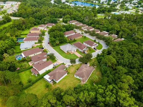 660 Ne Moss Rose Place Port Saint Lucie FL 34983