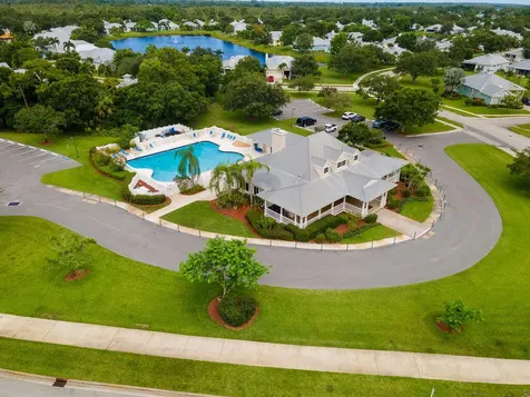 660 Ne Moss Rose Place Port Saint Lucie FL 34983
