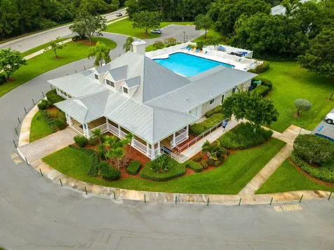 660 Ne Moss Rose Place Port Saint Lucie FL 34983