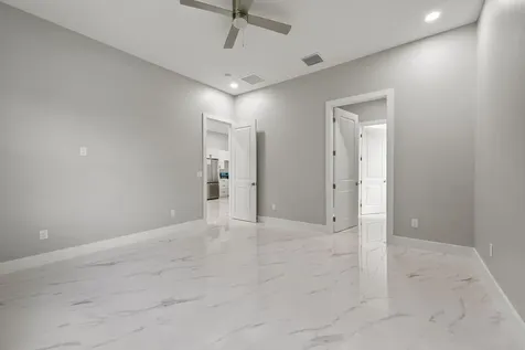 660 Ne Moss Rose Place Port Saint Lucie FL 34983