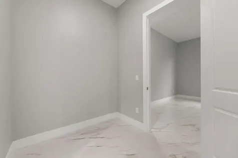 660 Ne Moss Rose Place Port Saint Lucie FL 34983