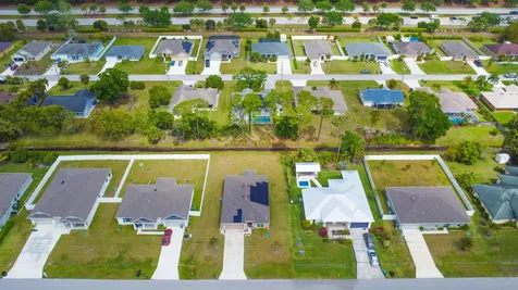 1767 SW Bellevue Avenue Saint Lucie West FL 34953