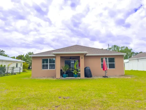 1767 SW Bellevue Avenue Saint Lucie West FL 34953