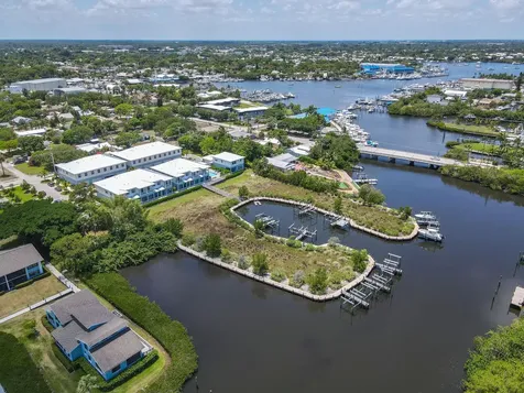 4650 SE Manatee Way Stuart FL 34997