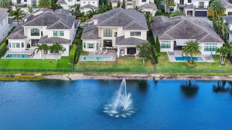 6950 Nw 25th Way Boca Raton FL 33496