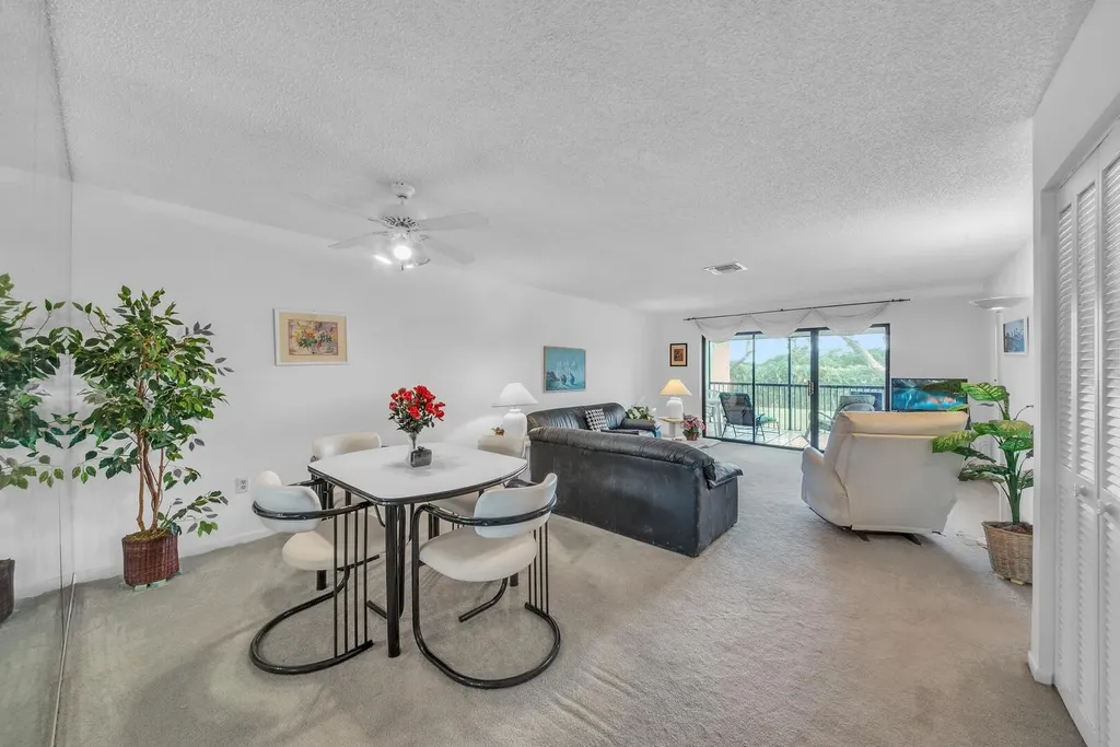 36 Stratford Lane Boynton Beach FL 33436