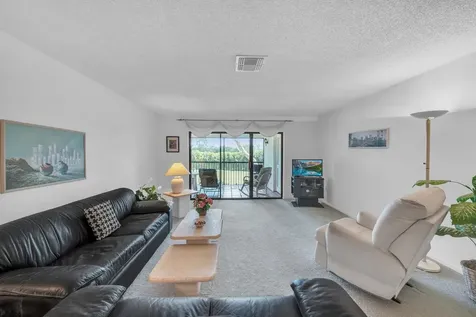 36 Stratford Lane Boynton Beach FL 33436