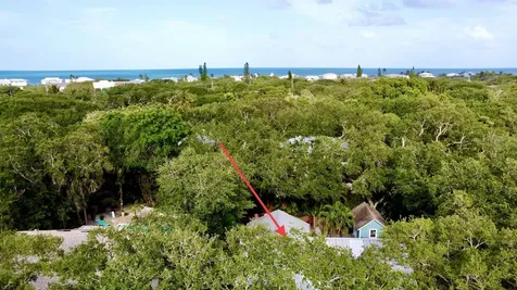9460 Seagrape Drive Vero Beach FL 32963