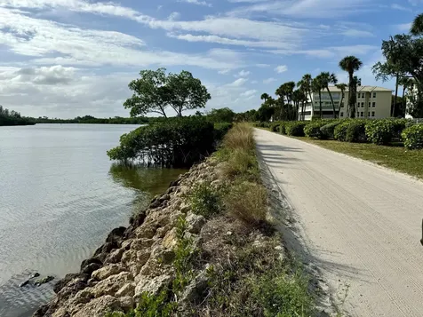 9460 Seagrape Drive Vero Beach FL 32963