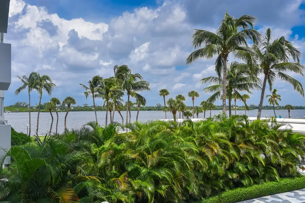 2860 S Ocean Boulevard Palm Beach FL 33480