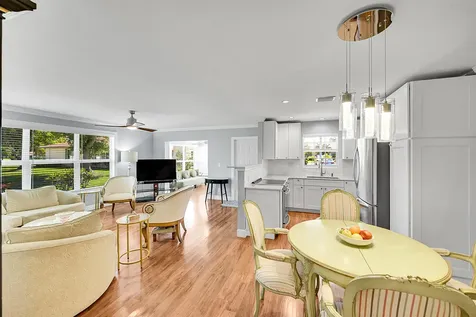 4585 Nw 3rd Street Delray Beach FL 33445