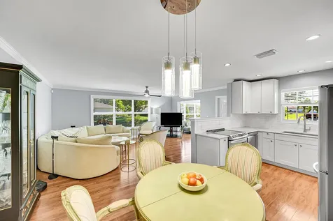 4585 Nw 3rd Street Delray Beach FL 33445