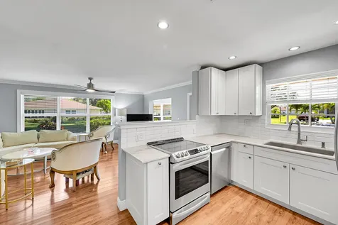 4585 Nw 3rd Street Delray Beach FL 33445