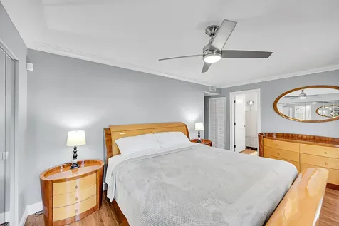 4585 Nw 3rd Street Delray Beach FL 33445