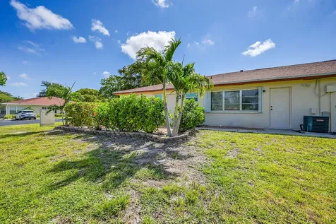 4585 Nw 3rd Street Delray Beach FL 33445