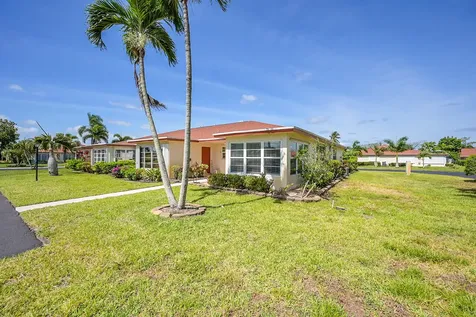 4585 Nw 3rd Street Delray Beach FL 33445