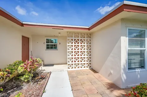 4585 Nw 3rd Street Delray Beach FL 33445