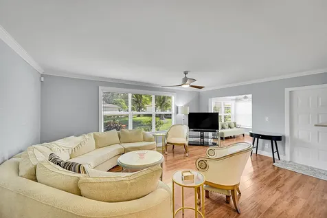4585 Nw 3rd Street Delray Beach FL 33445