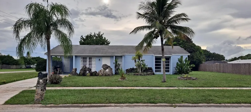 201 Ne Solida Circle Port Saint Lucie FL 34983