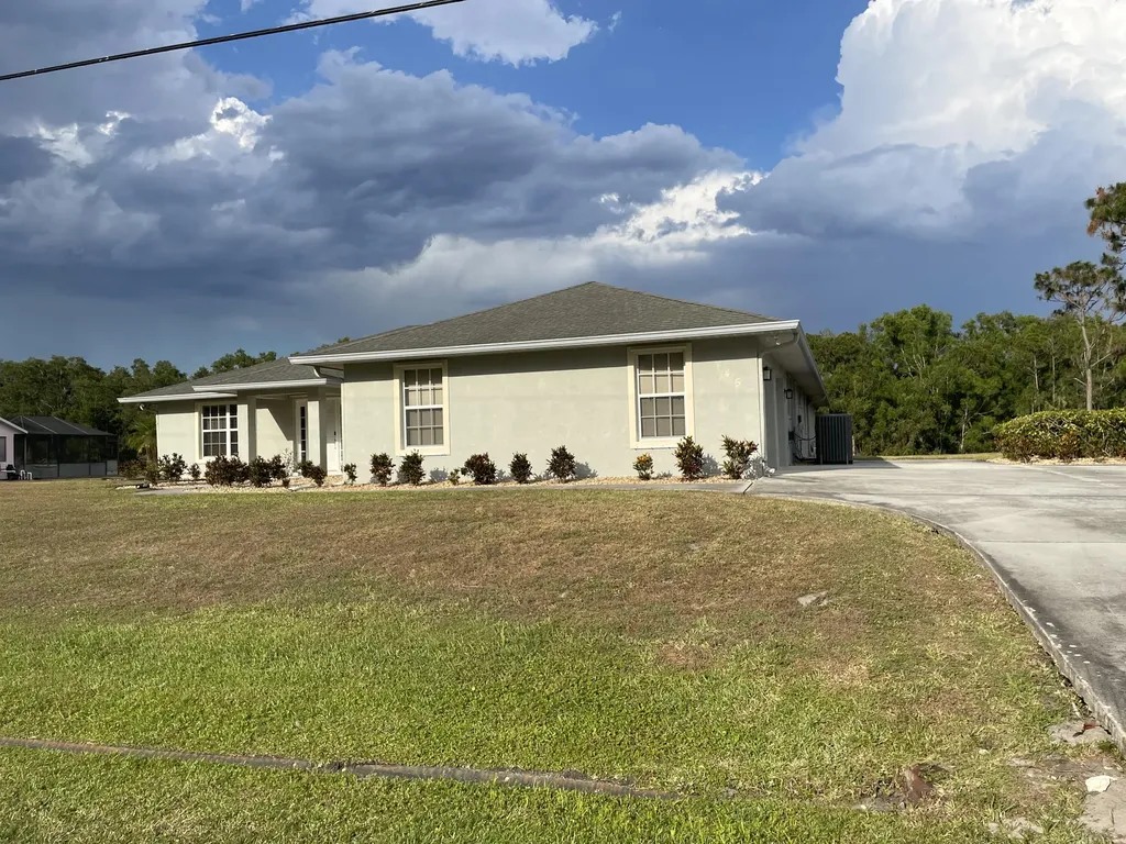145 SW Hawthorne Circle Port Saint Lucie FL 34953